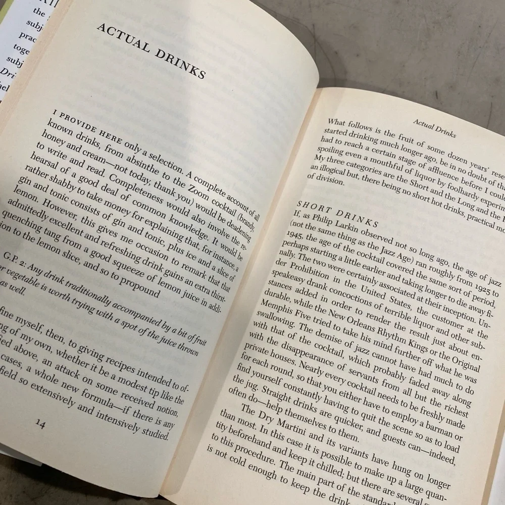 EVERYDAY DRINKING book🤩EUC🤩 facts about your favs- see pic for more info🍸